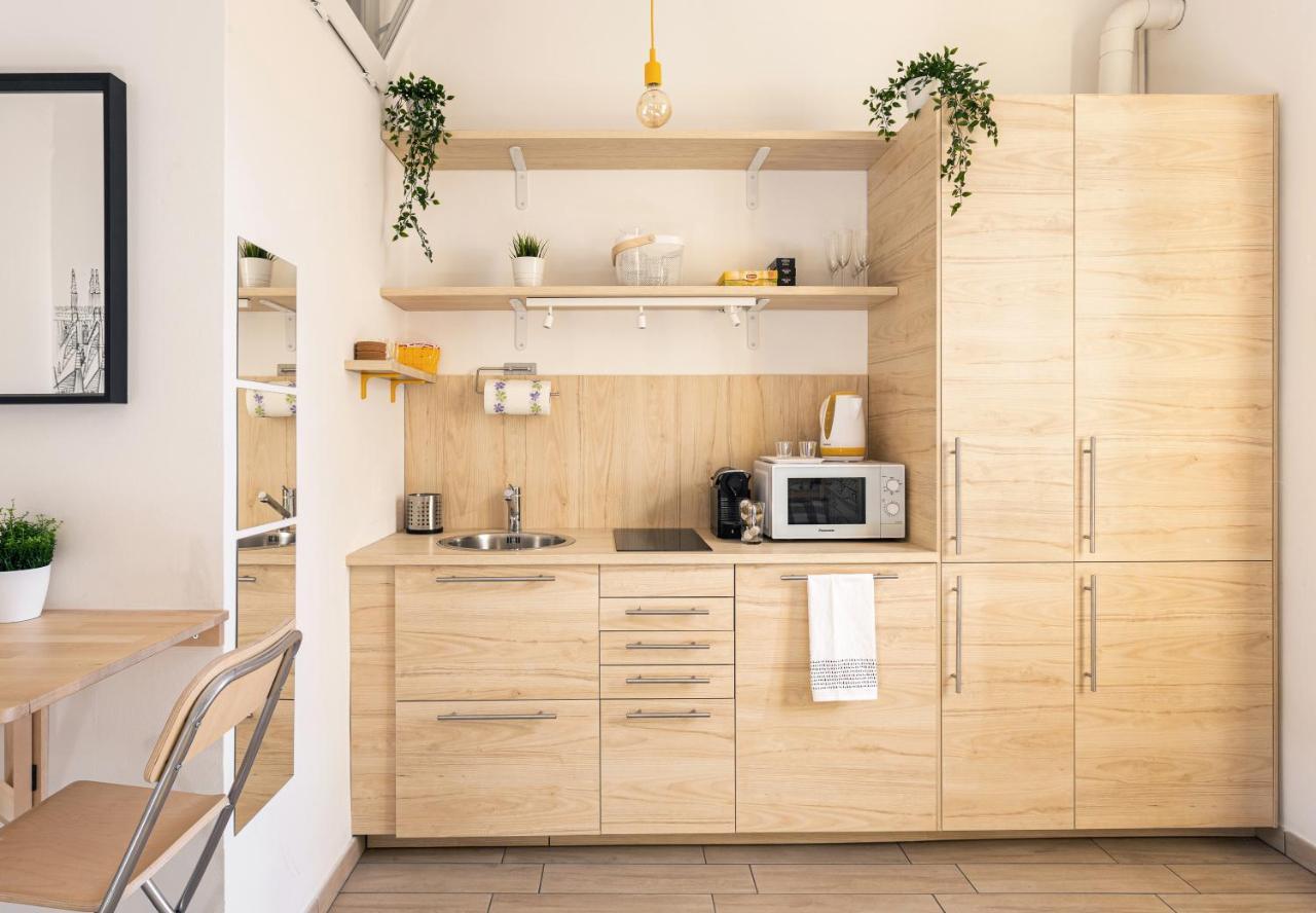 A Yellow Touch - Modern Studio In Isola Milano Exteriér fotografie