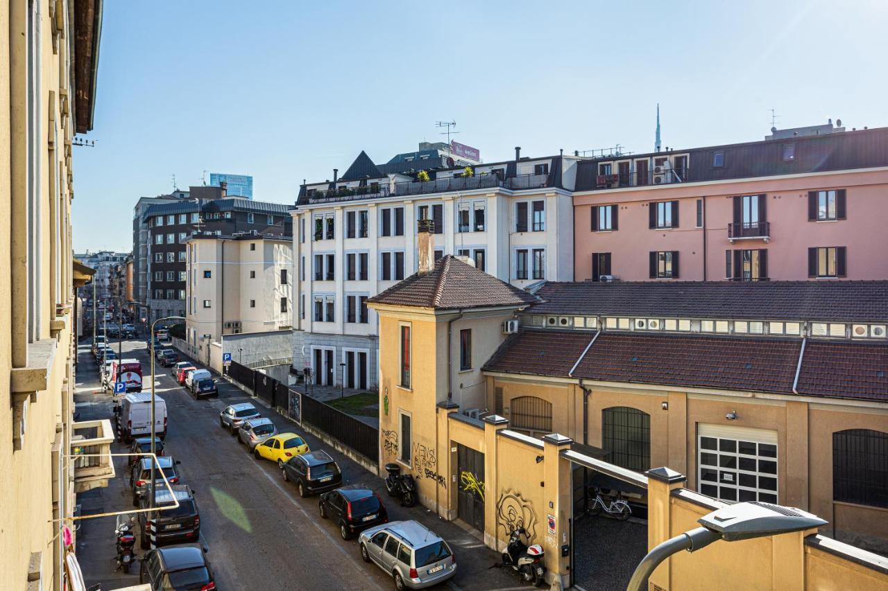 A Yellow Touch - Modern Studio In Isola Milano Exteriér fotografie