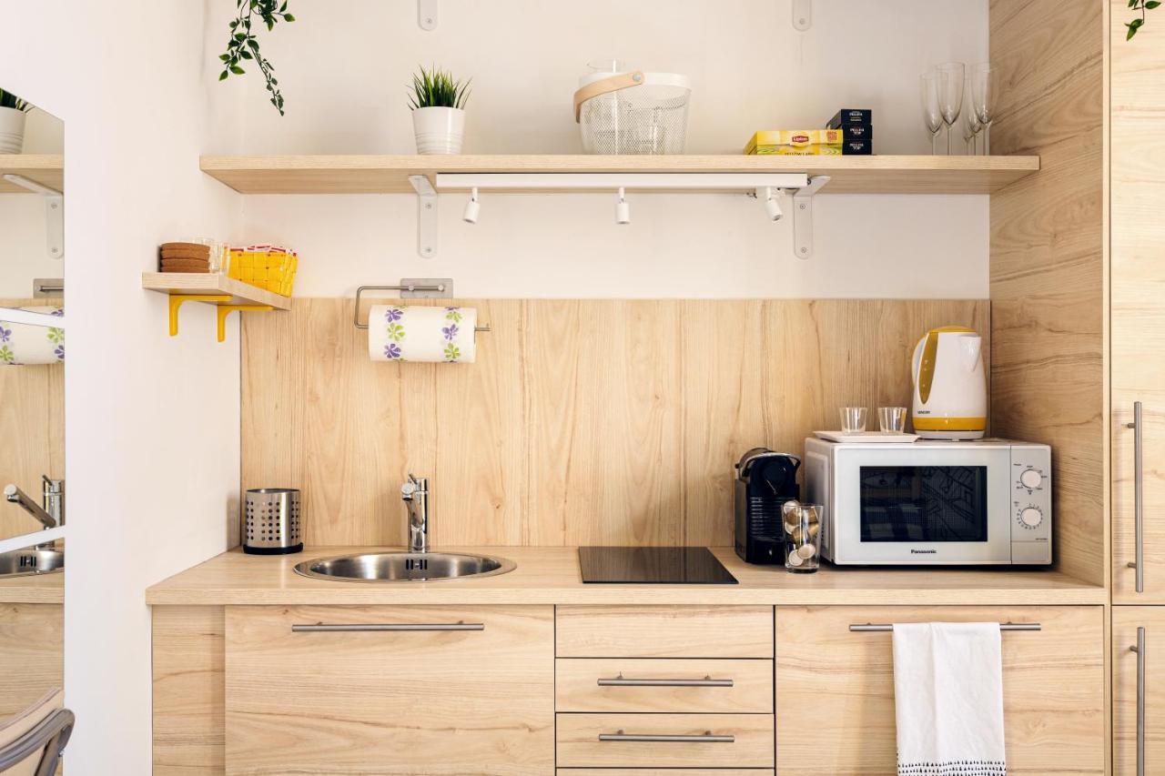 A Yellow Touch - Modern Studio In Isola Milano Exteriér fotografie